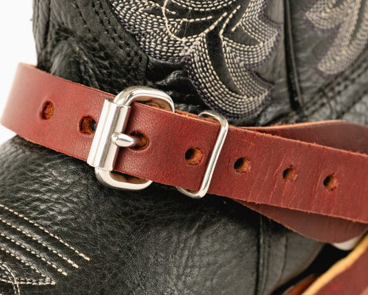 ADULT_SPUR_STRAP_LATIGO-close-up