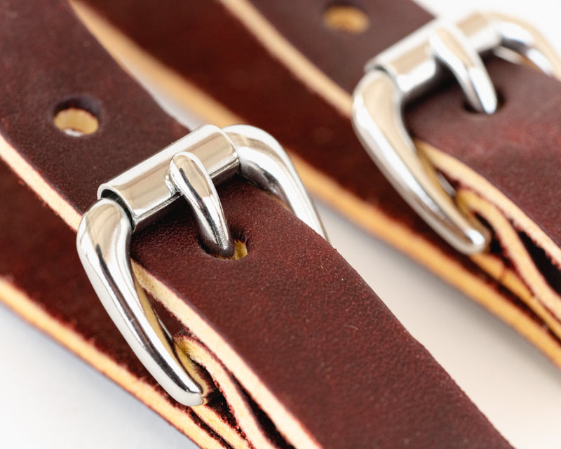 Load image into Gallery viewer, Junior 3/4&quot; Fold Back Spur Straps Close Up
